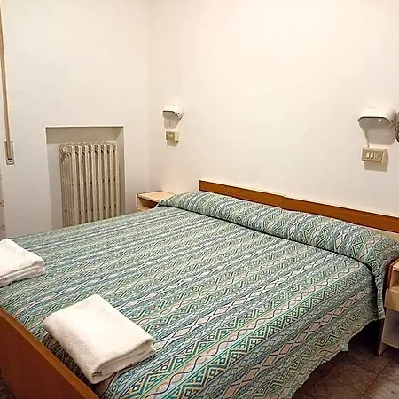 Отель Toschi
